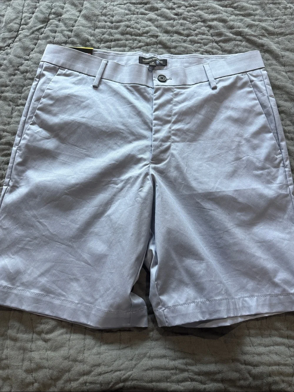 Banana Republic Men’s Light Blue Flat-Front Chino Shorts